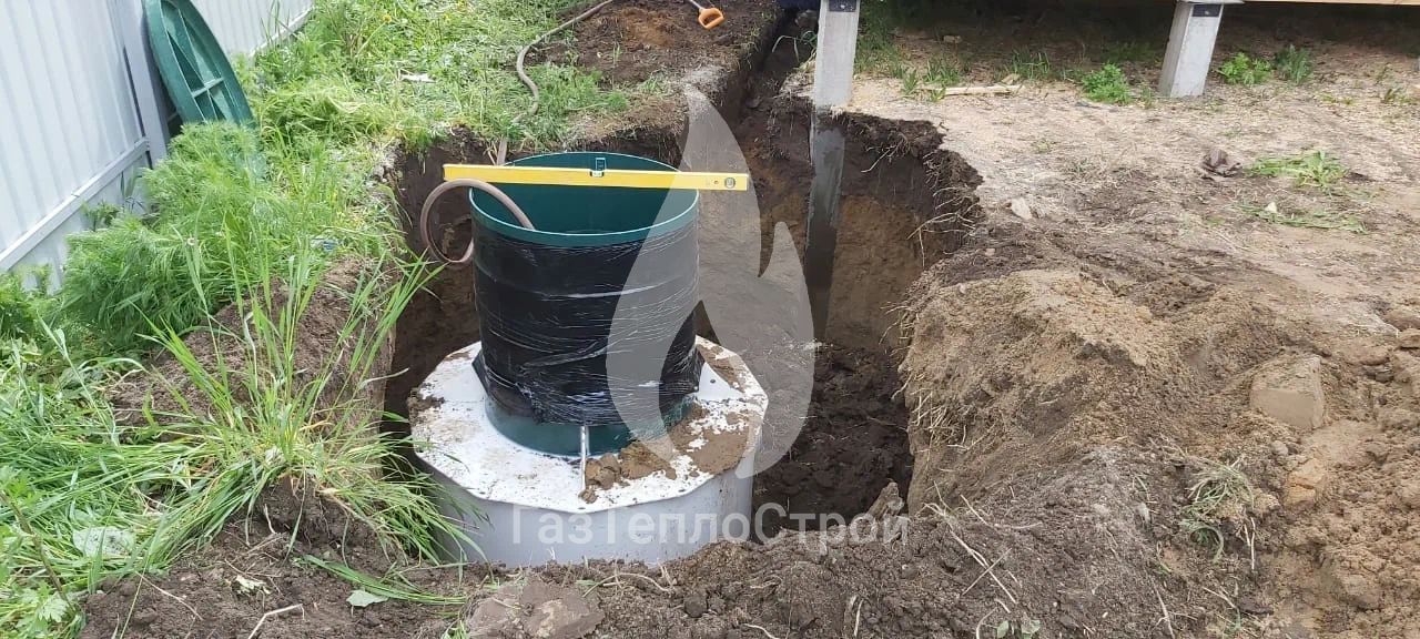 Изображение септика с уровнем